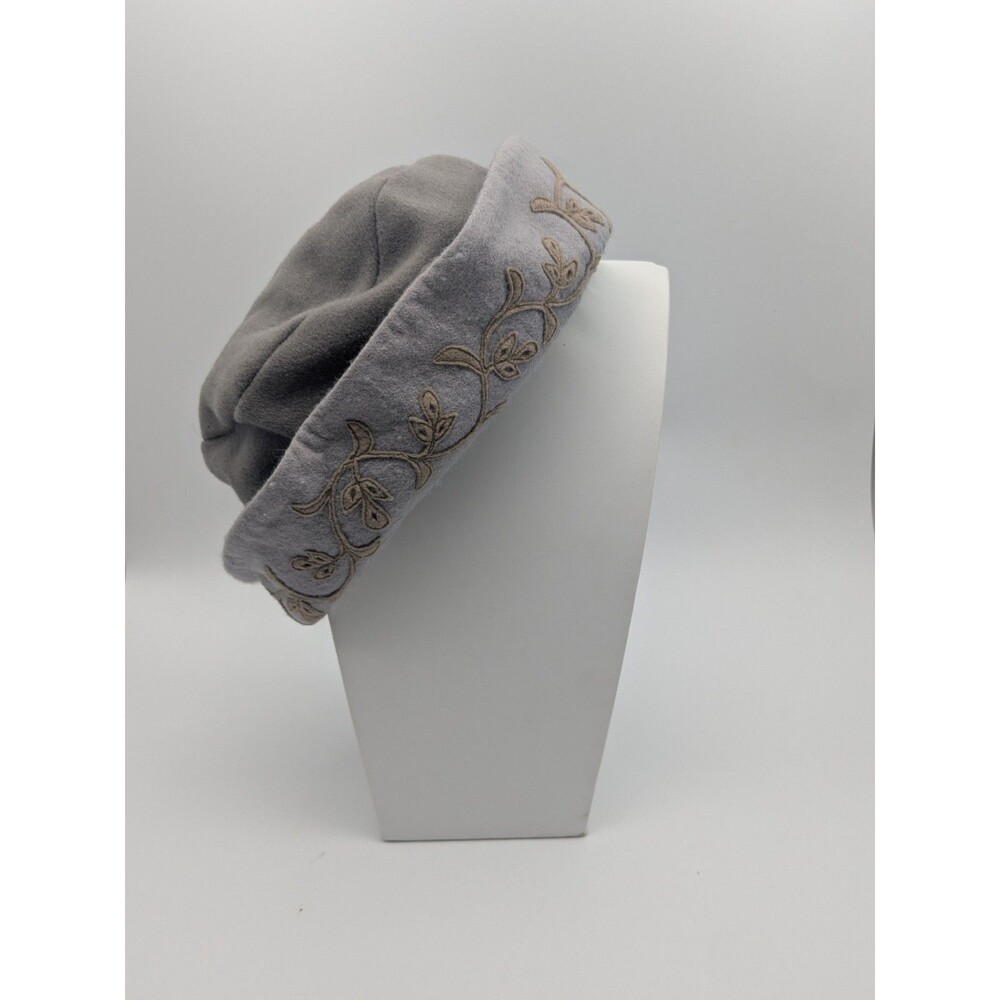 Lanya Gay Ellis Vermont Felted Wool Hat Grey Beige Embroidered Leaf Vine Cloche